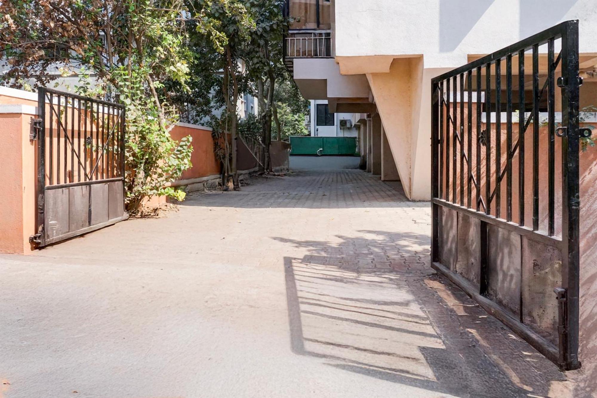 Отель Super Collection O Veerbhadra Nagar Baner Meribel Village Экстерьер фото
